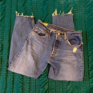 Women’s Levi 501 Distressed Jeans